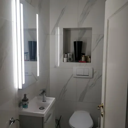 Spacious 2 Bedroom In Apartamento *