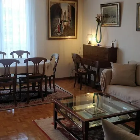 Spacious 2 Bedroom In *